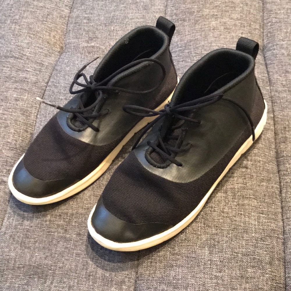 UGG Sneakers